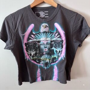 Graphic Cropped Tee with Wolves and Eagle Psychedelic Design